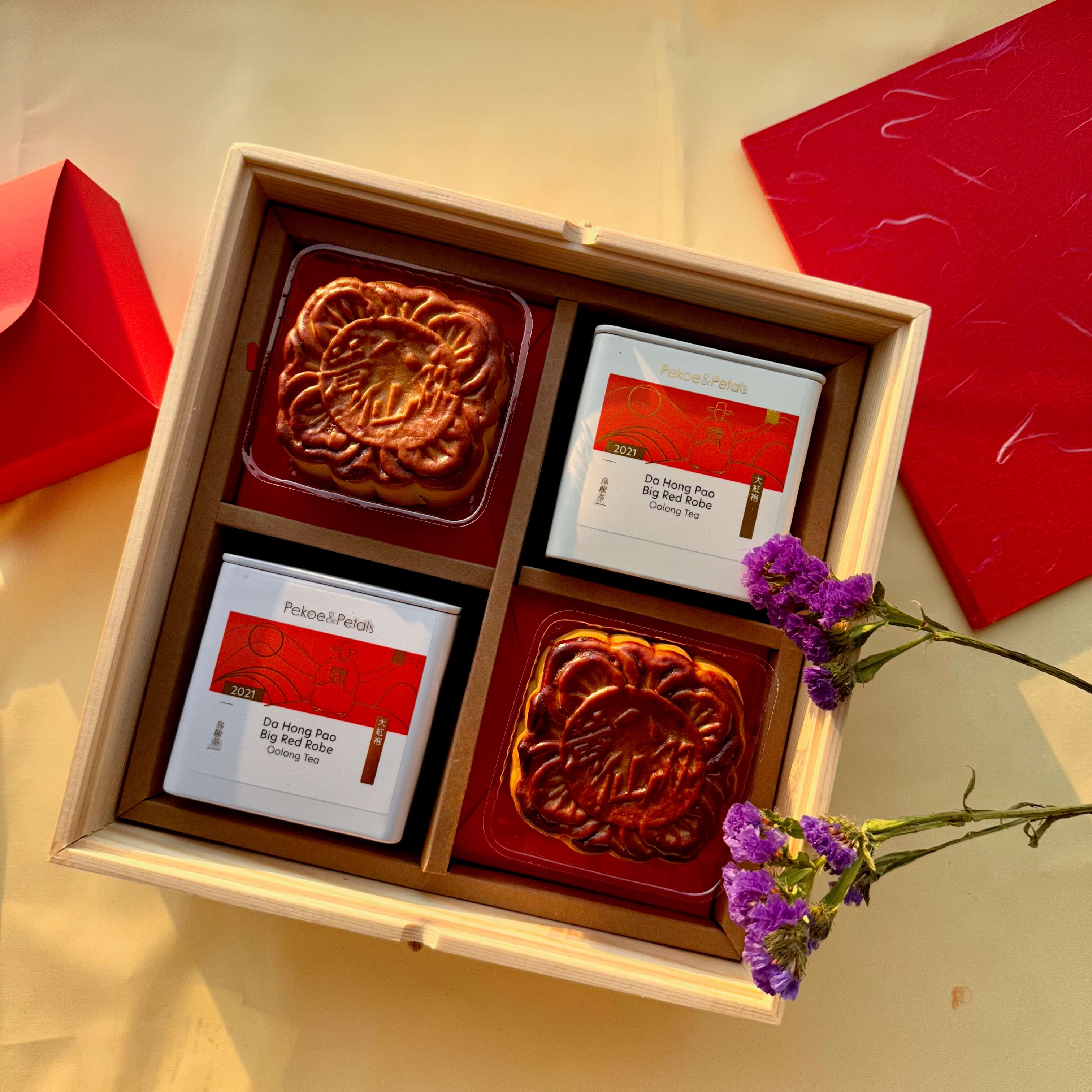 Mid-Autumn Festival Artisanal Tea + Handcrafted Mooncake Gift Box